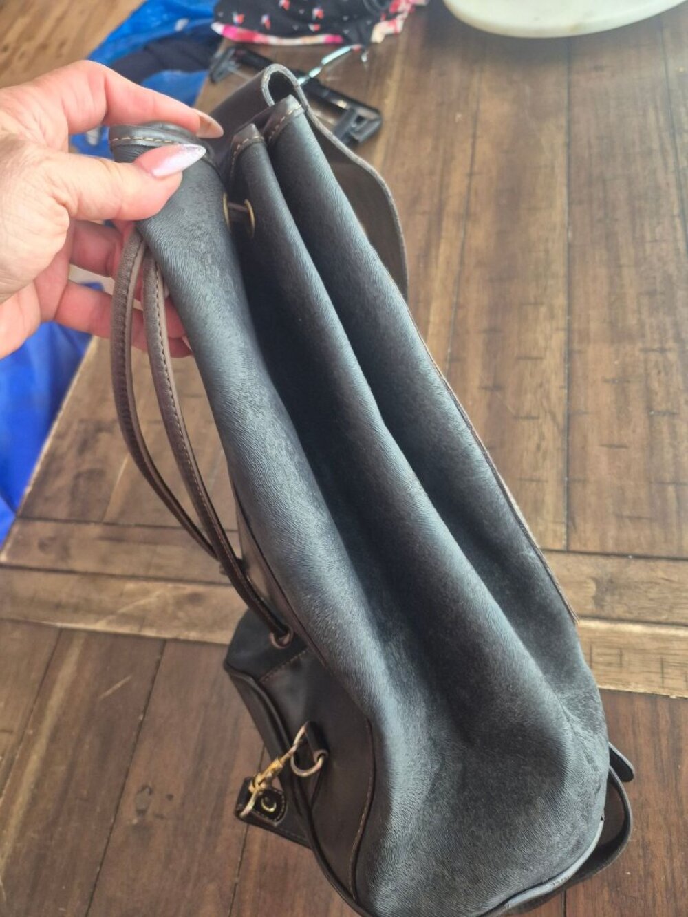 David Jones International Brown Leather Crossbody Backpack - Picture 7 of 7